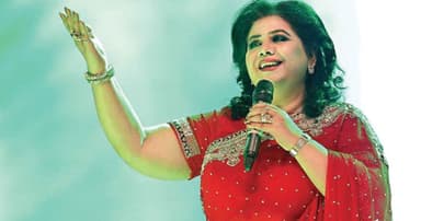 বন্যার্তদের সহায়তায় গান গাইবেন রুনা লায়লা