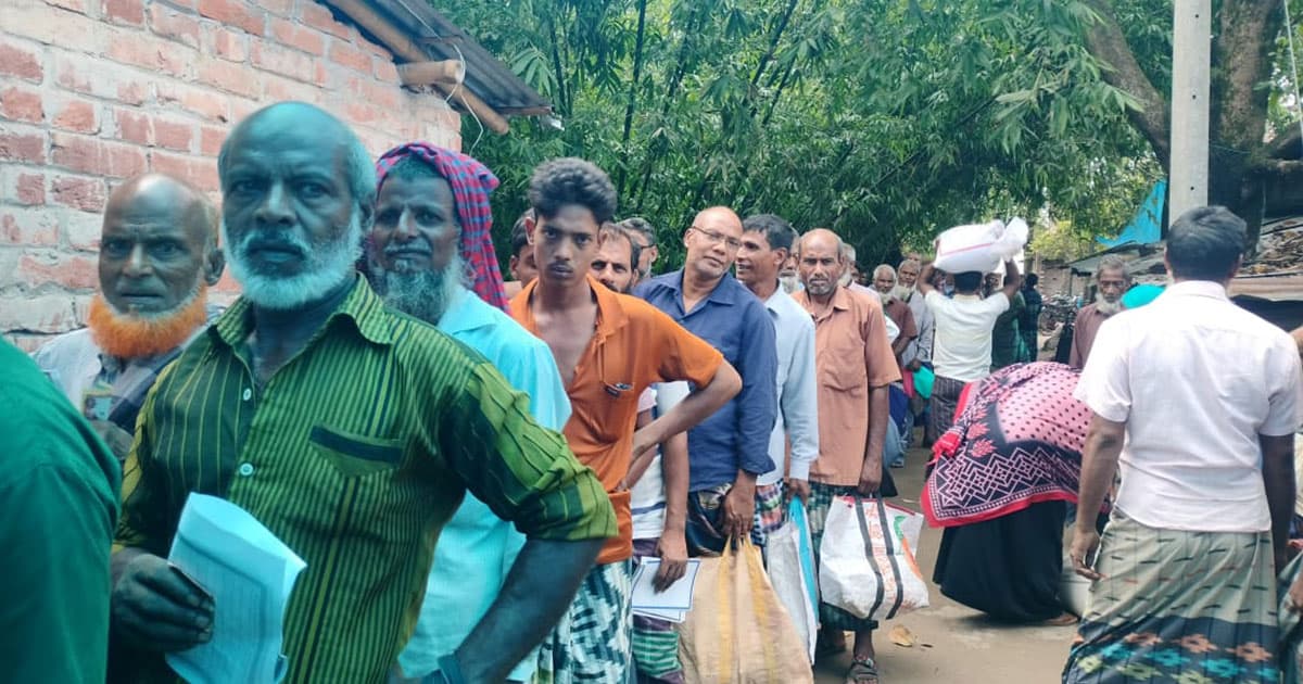 অভিযোগ থাকা সত্ত্বেও চাল বিতরণ কার্যক্রম অব্যাহত