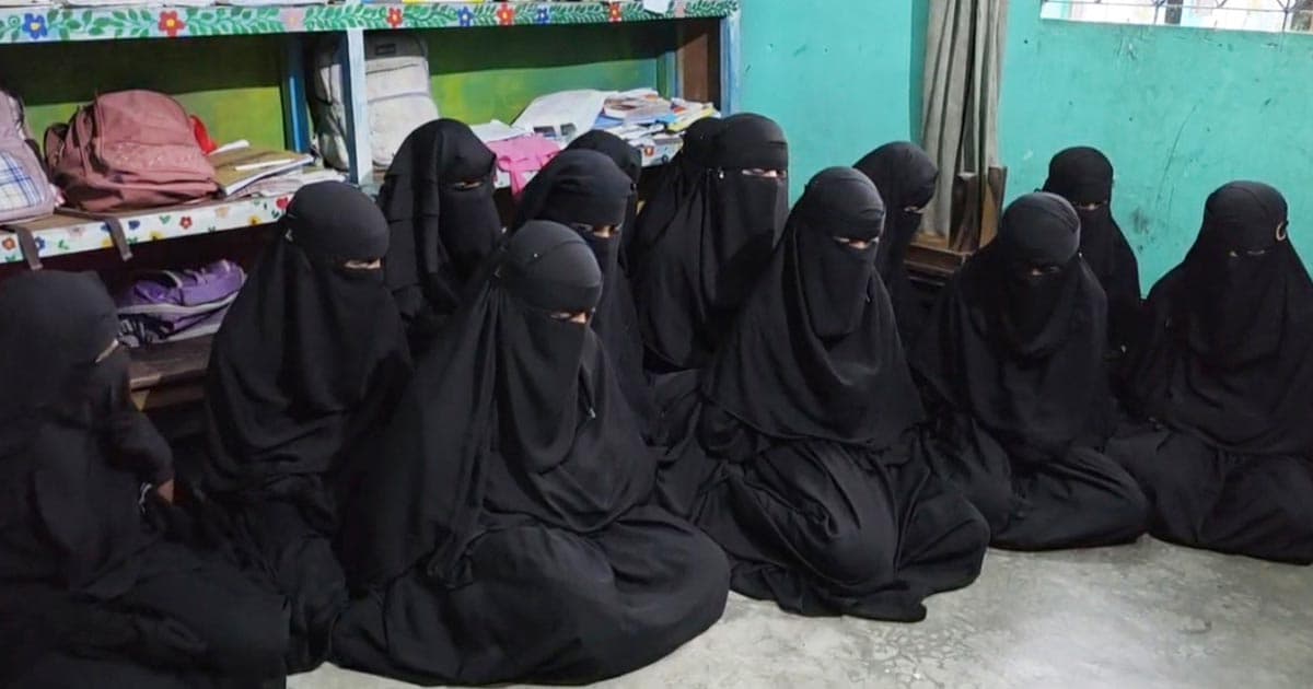 মাদ্রাসায় জ্বীন আতঙ্ক: অসুস্থ শিক্ষার্থীদের চিকিৎসা নিয়ে বিতর্ক
