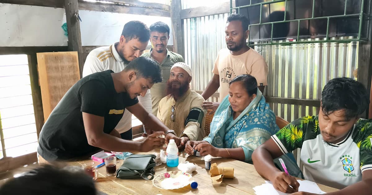 বিশ্বাসপাড়া যুব সংঘের উদ্যোগে ফ্রি মেডিকেল ক্যাম্প