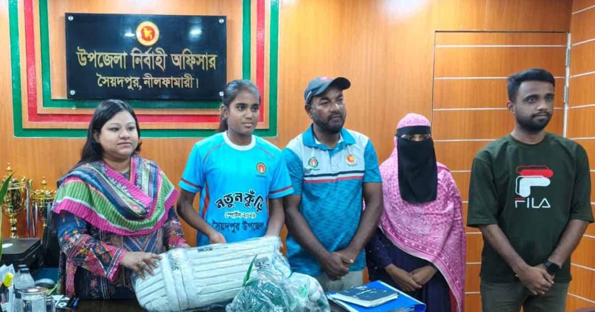 প্রতিভাবান খেলোয়াড় সুরাইয়ার পাশে ইউএনও