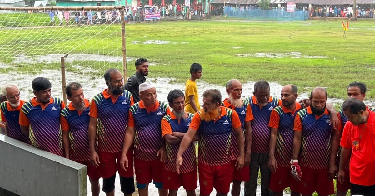 বাউফলে বয়স্কদের ফুটবল টুর্নামেন্ট অনুষ্ঠিত