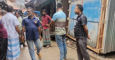 সরকারি জমিতে বিএনপি নেতার দোকান, গুঁড়িয়ে দিল প্রশাসন