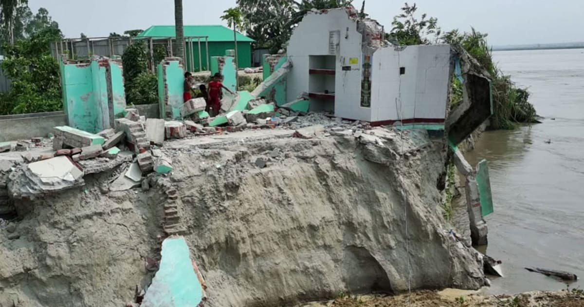 যমুনার ভাঙনে ১২ দিনে বিলীন ২০০ মিটার