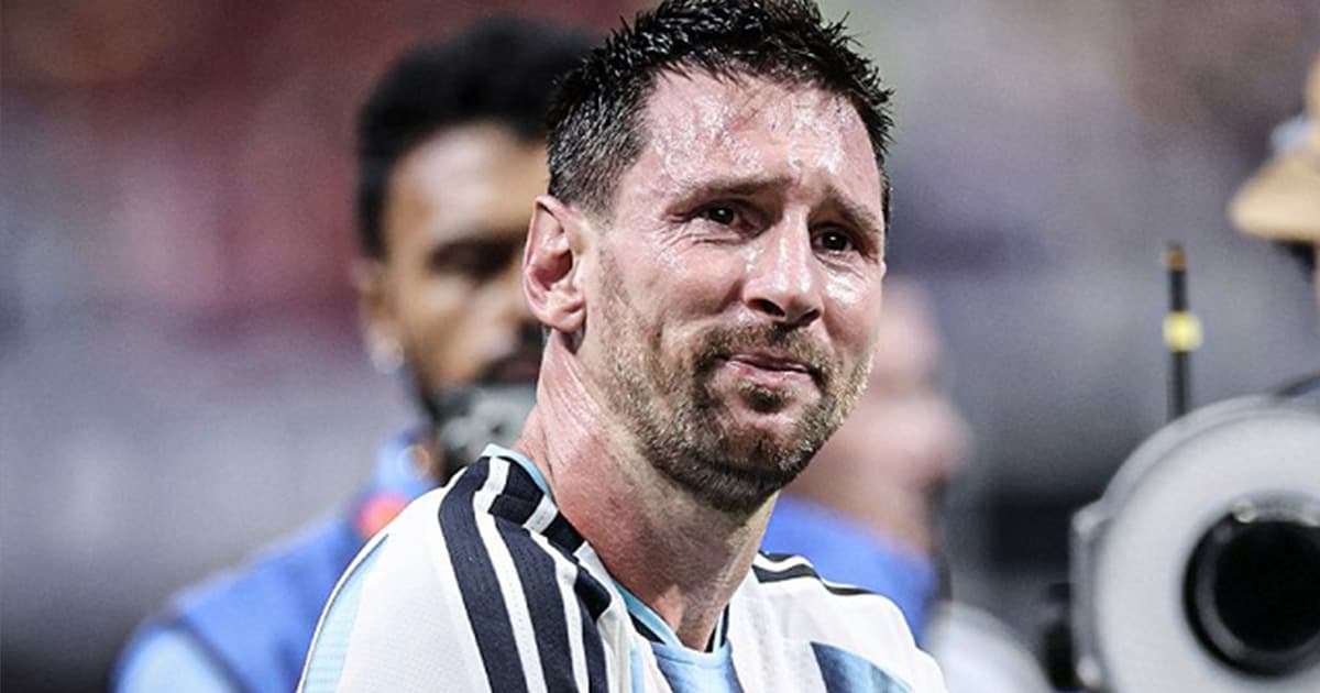 অশ্রু বোঝাল মেসিও মানুষ