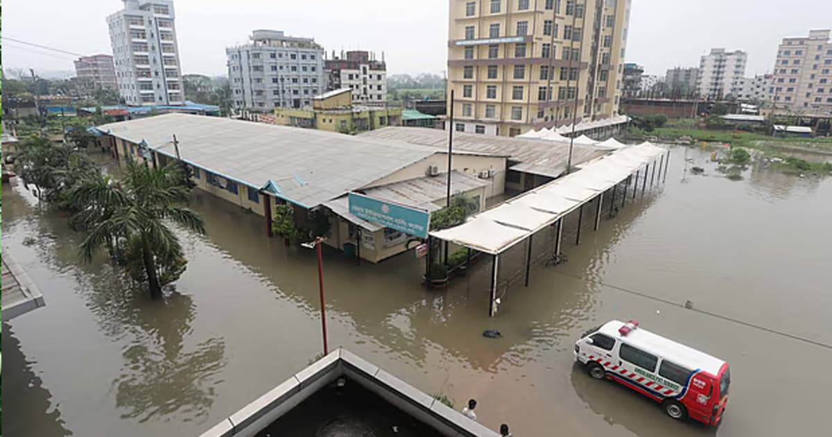চট্টগ্রামে সাড়ে ৪ লাখ মানুষ পানিবন্দি, খাদ্য সংকট