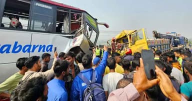 ৭ বছরে সড়কে ঝরল ৭ হাজার ৩৬৪ শিক্ষার্থীর প্রাণ