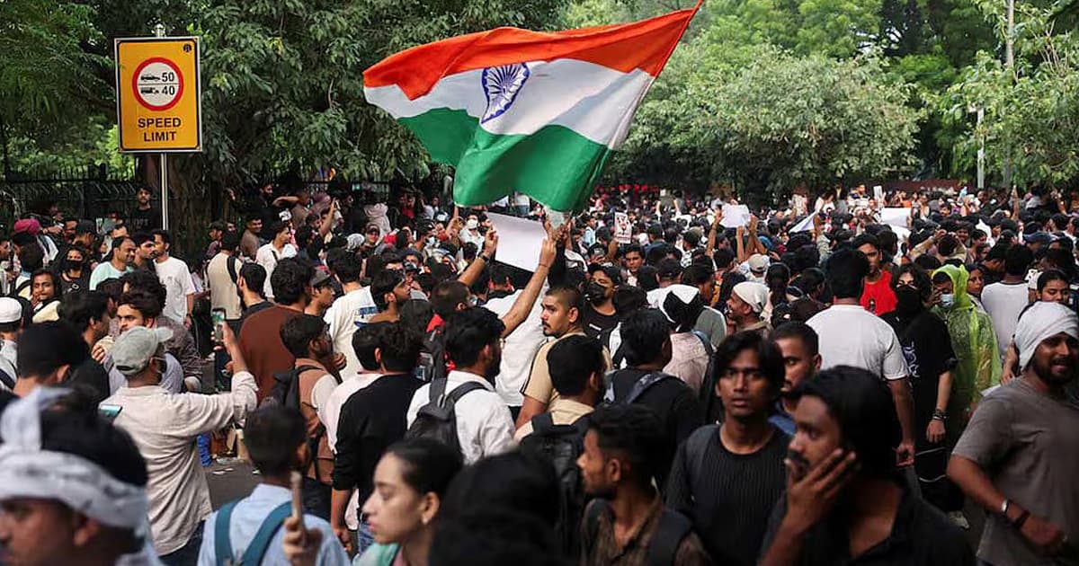 সরকারের সঙ্গে আলোচনা, রাজপথেও থাকছে বিক্ষোভ