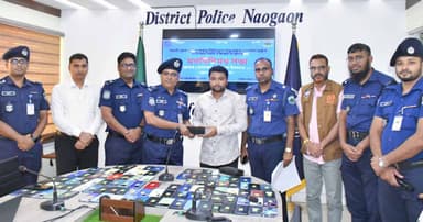 উদ্ধার হওয়া মোবাইল মালিকদের কাছে হস্তান্তর