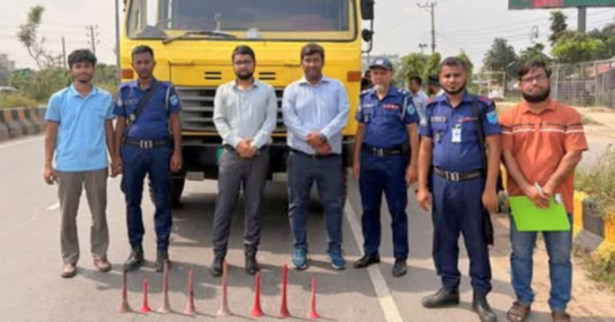 নারায়ণগঞ্জে শব্দদূষণ বিরোধী অভিযান, ৪ যানবাহনকে জরিমানা