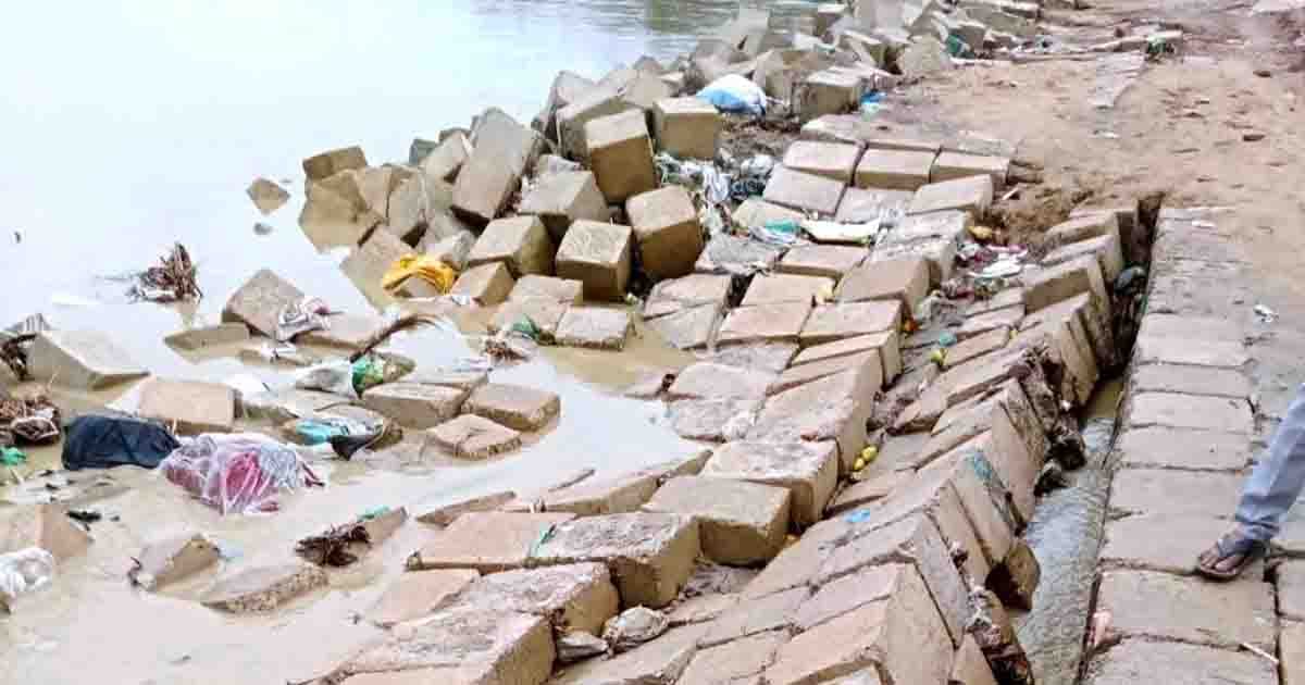 প্রথম বৃষ্টিতেই ধসে গেল মাতামুহুরীর অর্ধশত কোটি টাকার নদী রক্ষা বাঁধ
