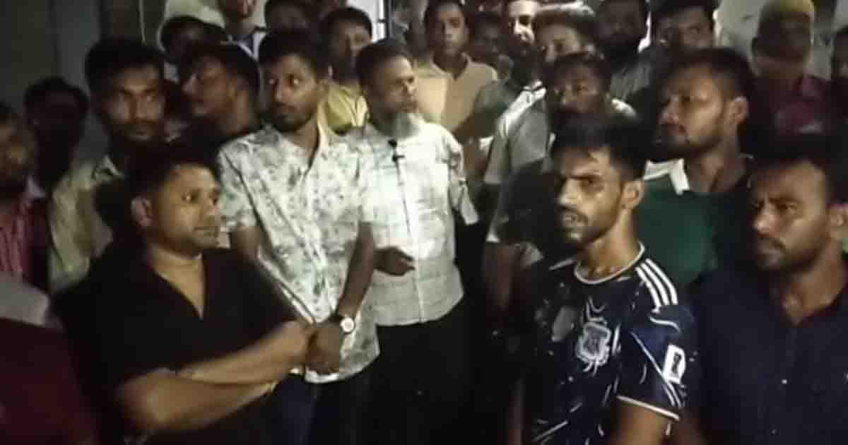 নেছারাবাদে বিএনপির বিক্ষোভ, আ.লীগকে প্রতিহতের হুঁশিয়ারি