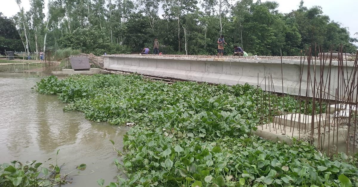 বাহুবলে হুমকিতে ফসলি জমি, বন্ধের পথে নৌ-চলাচল