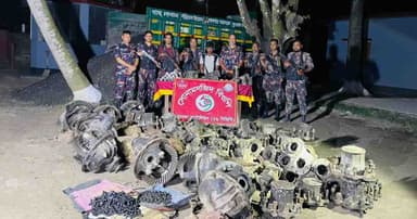 সোনামসজিদ সীমান্তে ৫৯ বিজিবির অভিযান: যন্ত্রাংশ ও ট্রাকসহ আটক ১