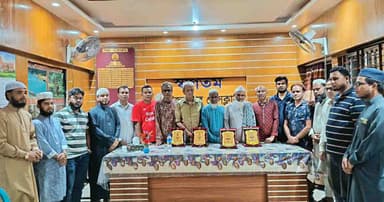 জৈন্তাপুরে ৪ প্রবীণ শিক্ষককে সম্মাননা স্মারক প্রদান