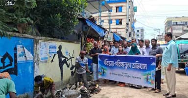 তাড়াইলে উপজেলা প্রশাসনের উদ্যোগে পরিষ্কার-পরিচ্ছন্নতা অভিযান
