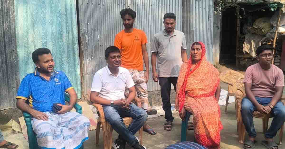 গোবিন্দগঞ্জে অন্ধ বৃদ্ধার দায়িত্ব নিল অপরাজিতা ফাউন্ডেশন