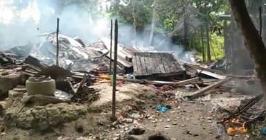বরিশালে অটোরিকশাচালক হত্যা: অভিযুক্তের বাড়িতে অগ্নিসংযোগ