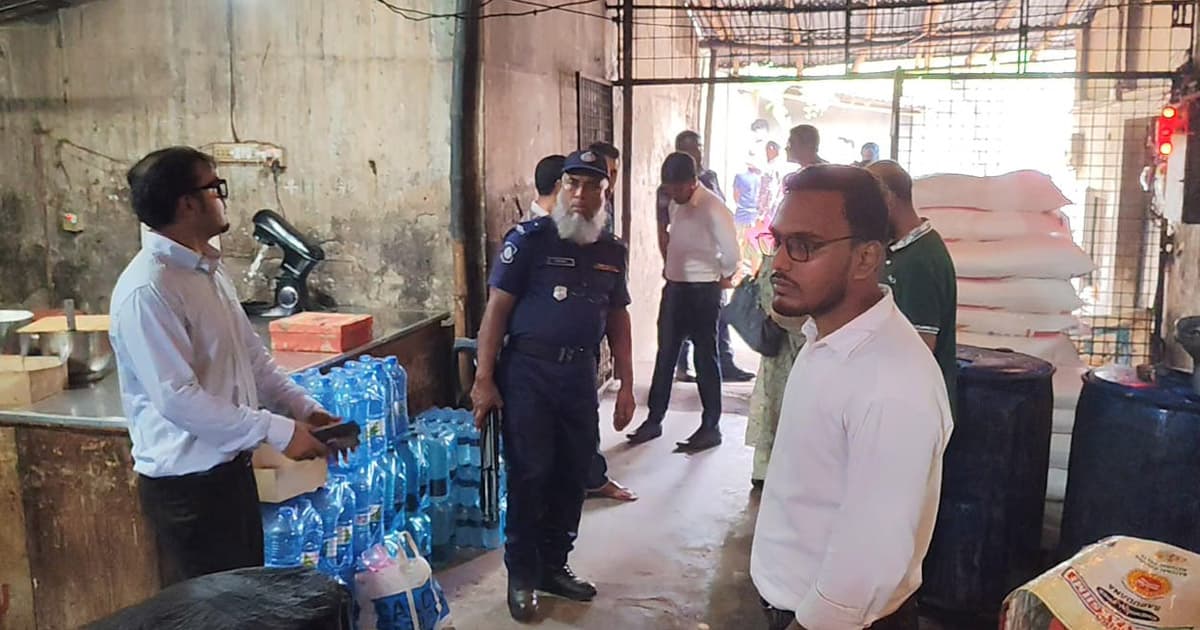 চুয়াডাঙ্গায় অস্বাস্থ্যকর পরিবেশে খাদ্য উৎপাদন, জরিমানা