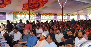 চুনারুঘাটে চা বাগানের ৩৭৯ শ্রমিক পেলেন ‘ফ্যামিলি কার্ড’