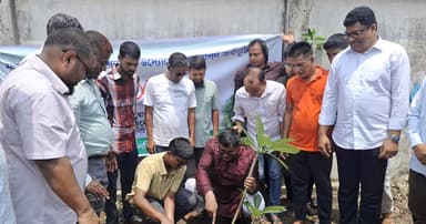 মসিক প্রশাসকের বৃক্ষরোপণ কর্মসূচি