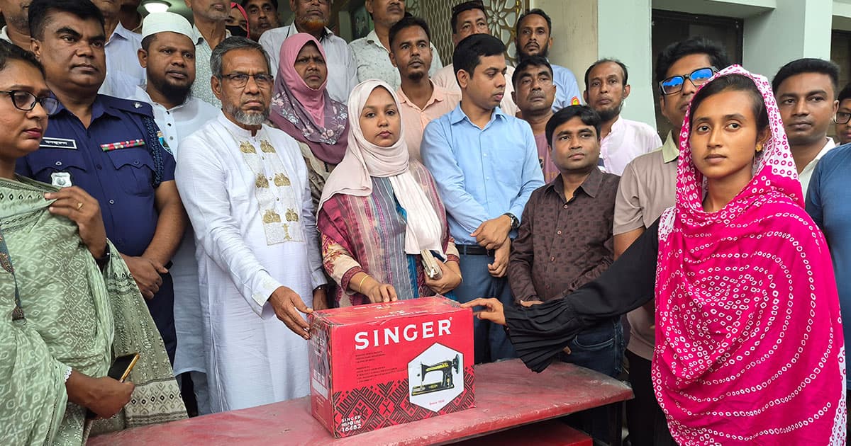 গুরুদাসপুরে আইনশৃঙ্খলা সভা ও উন্নয়ন সহায়তা বিতরণ