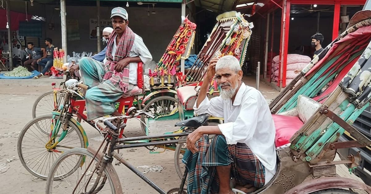 ইতিহাসে বিলীন হচ্ছে প্যাডেল রিকশা