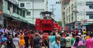 গাজীপুরে পোশাক কারখানায় ভয়াবহ আগুন