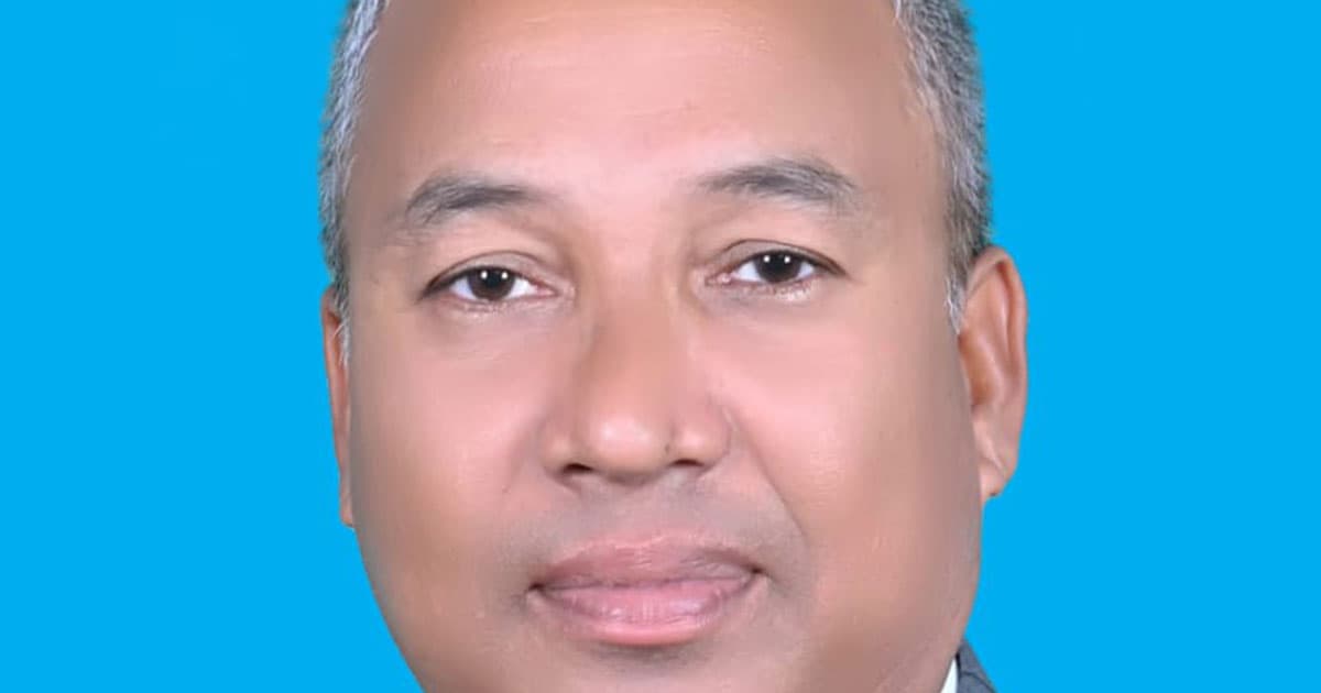 নিজের নিবন্ধন নেই, সবার বাধ্যতামূলক চান বেরোবির কর্মকর্তা