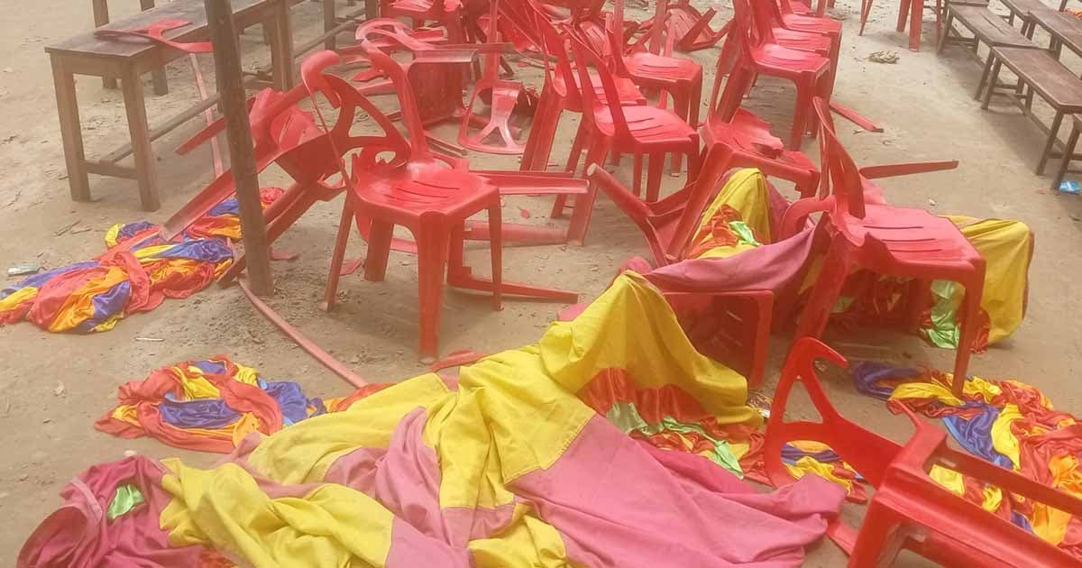 শিক্ষকের  বিদায় সংবর্ধনা অনুষ্ঠান পন্ড