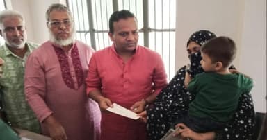 নিহত সোহেলের পরিবারকে ৫ লাখ টাকার চেক হস্তান্তর