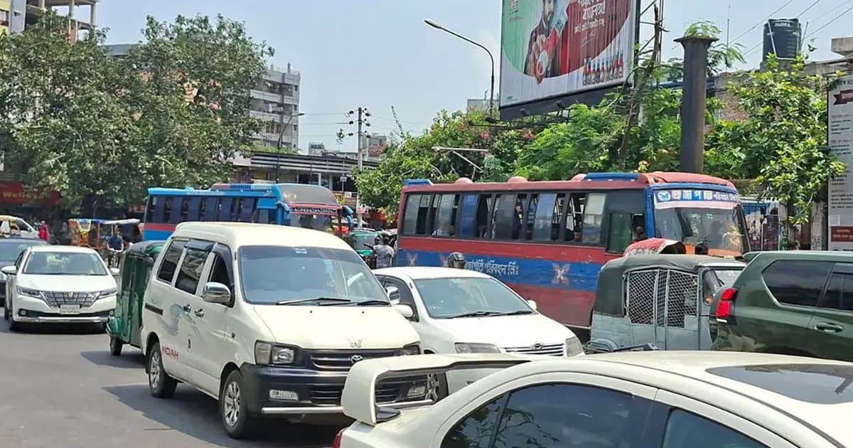 ছুটি শেষে পুরোনো ছন্দে ঢাকা