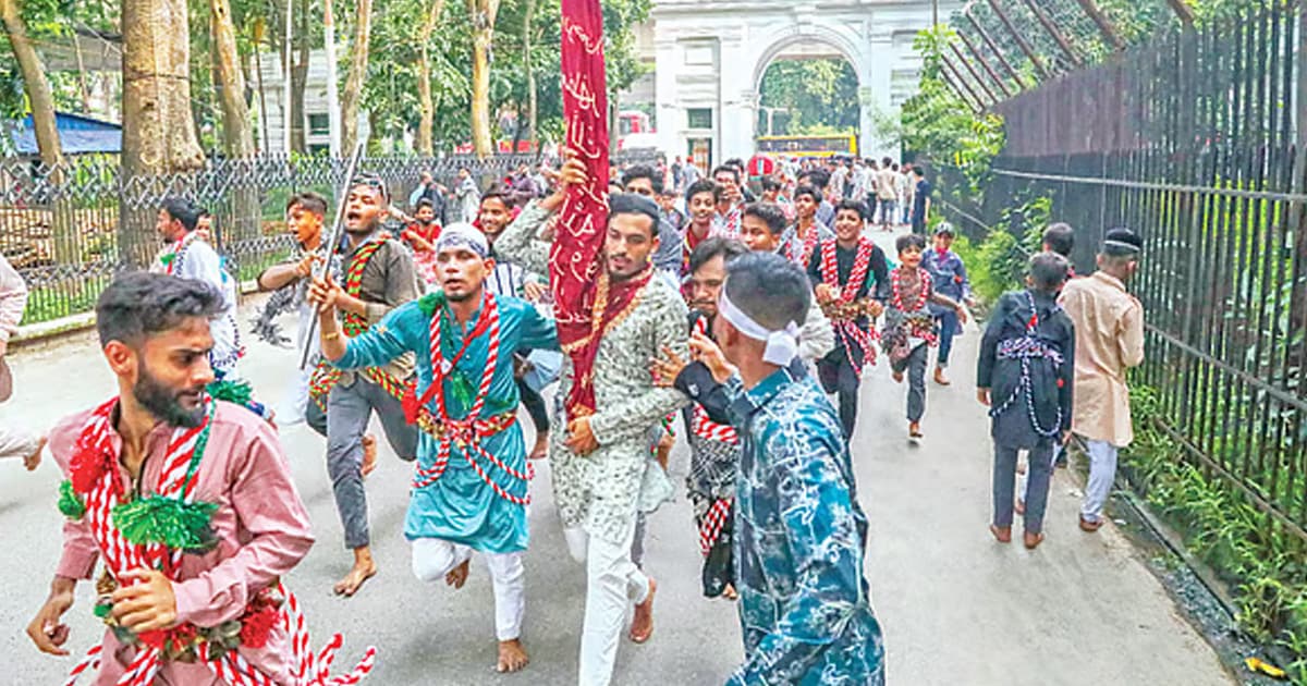 আজ পবিত্র আশুরা