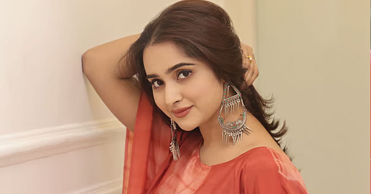 কেয়ার প্রেম নিয়ে চর্চা চললেও এখনো চুপ কেয়া পায়েল। তবে কিছু দিন আগে নিজের প্রেম-বিয়ের গুঞ্জন নিয়ে খোলামেলা স্বীকারোক্তি দেন।