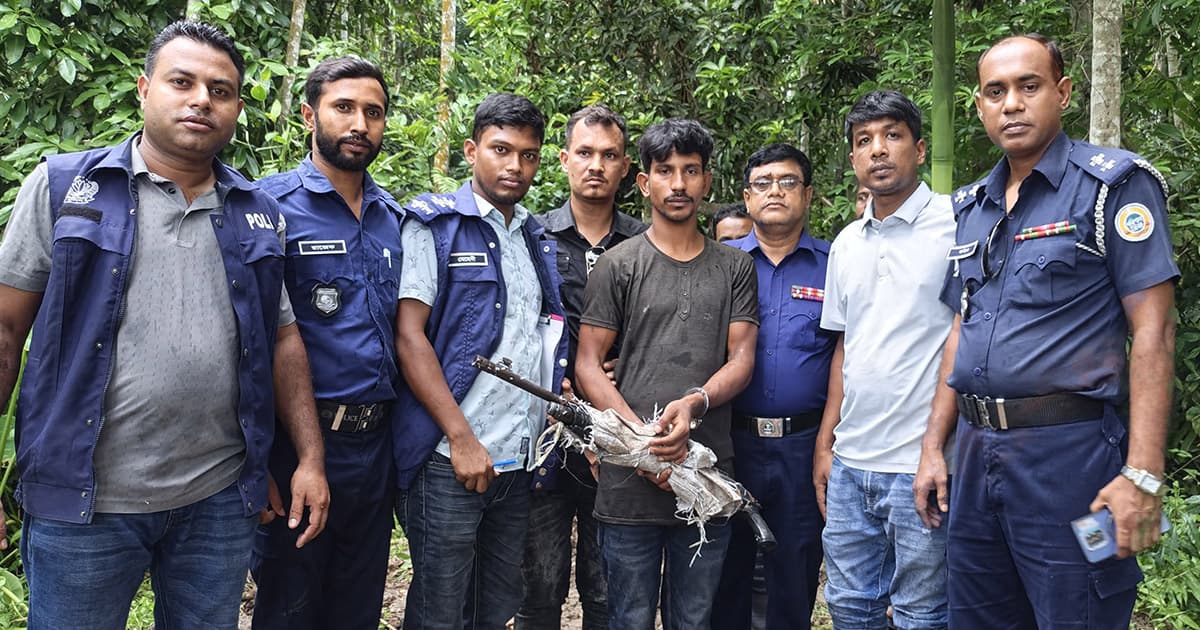 পিরোজপুরে শটগান উদ্ধার, যুবক গ্রেপ্তার