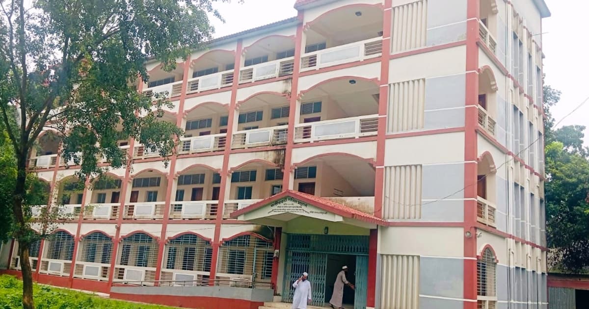 ২২ দিন ধরে বিদ্যুৎ না থাকায় ভোগান্তিতে মাদ্রাসার ৩’শ শিক্ষার্থী