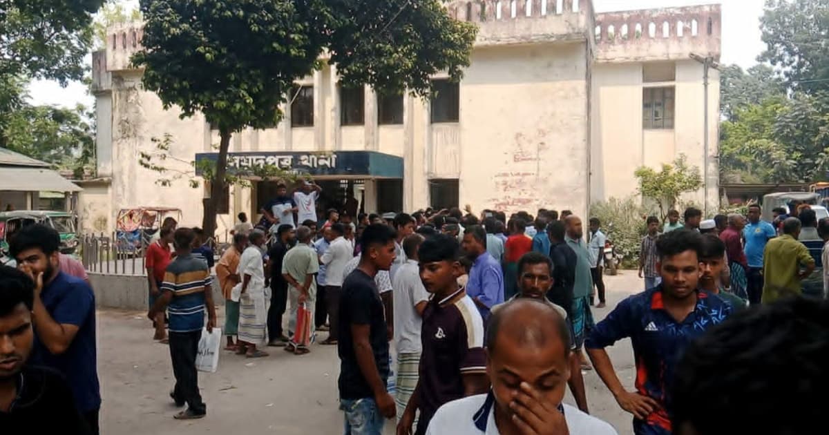 সৈয়দপুরে লাশ নিয়ে থানা ঘেরাও, সড়ক অবরোধ