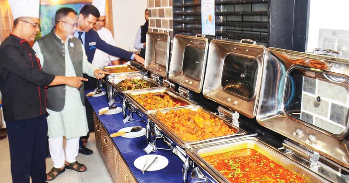 চট্টগ্রামের ওয়েল পার্ক রেসিডেন্স এরাবিয়ান স্পেশাল কুজিন প্যাকেজ