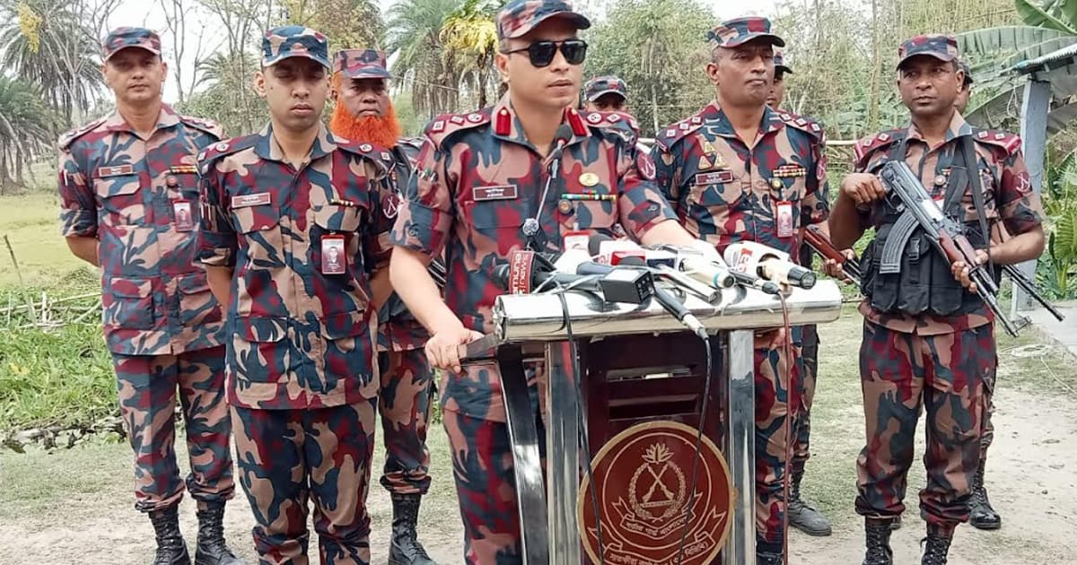 সীমান্তে জ্বালানি তেল পাচার রোধে সাতক্ষীরা বিজিবির কঠোর নজরদারি