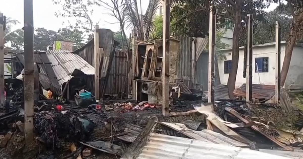 রূপগঞ্জে বিধবার ঘরে আগুন, দগ্ধ ১