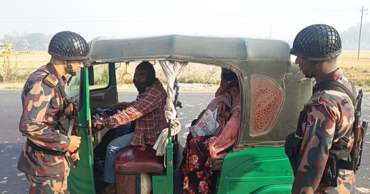 জ্বালানি তেল পাচার রোধে বেনাপোল সীমান্তে বিজিবির টহল জোরদার