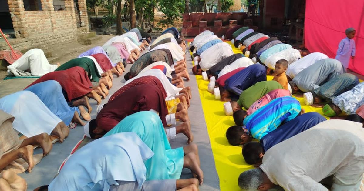 লালমনিরহাটে সৌদি আরবের সঙ্গে মিল রেখে ঈদ উদযাপন