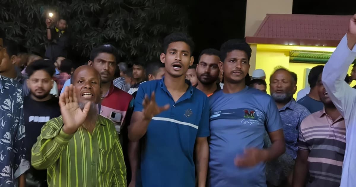 শরীয়তপুরে তেল সংকটে অচল কৃষি, ফিলিং স্টেশন ঘেরাও