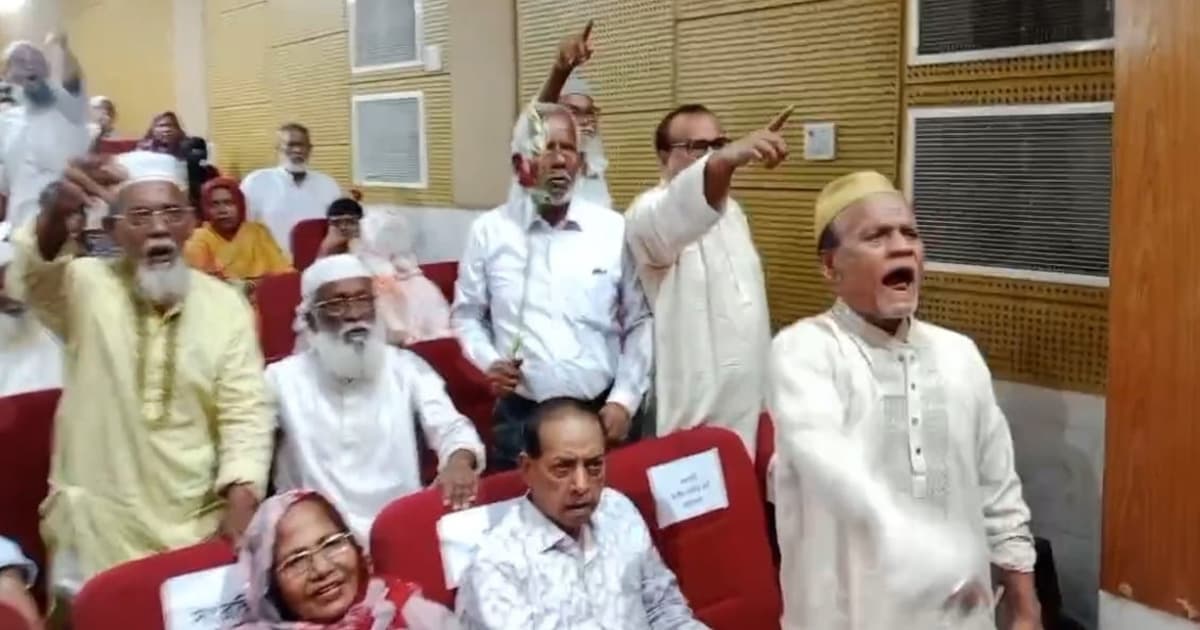 মুক্তিযুদ্ধে শেখ মুজিবের কোনো অবদান নেই মন্তব্য ঘিরে উত্তেজনা