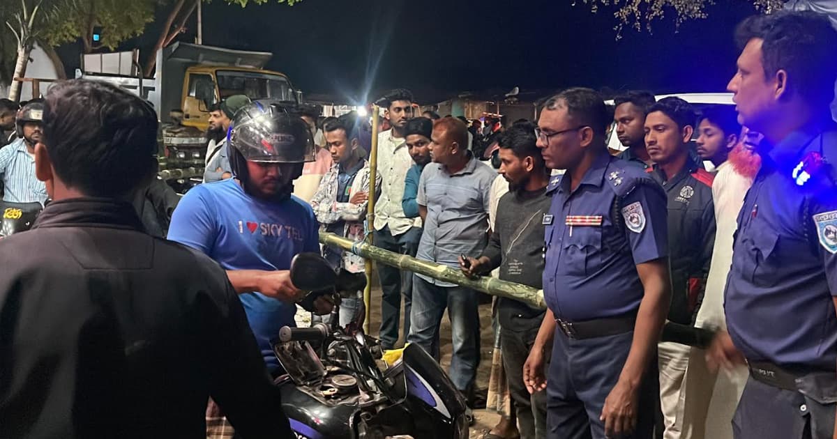 চিরিরবন্দরে বৈধ কাগজপত্র ছাড়া মিলছে না জ্বালানি তেল