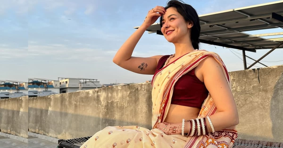 ভিন্ন লুকে হানিয়া আমির