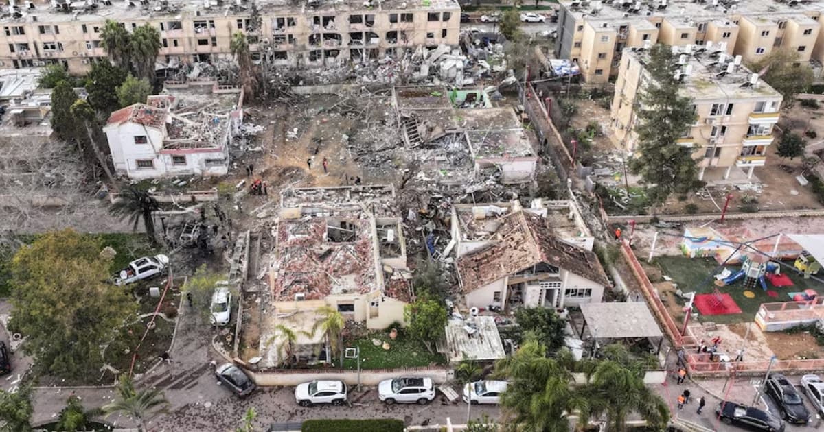 ইসরায়েলজুড়ে ইরানের ব্যাপক ক্ষেপণাস্ত্র হামলা