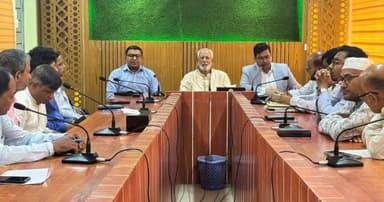 মহেশখালীতে ভিজিএফ চাল বিতরণে নির্দেশনা সভা