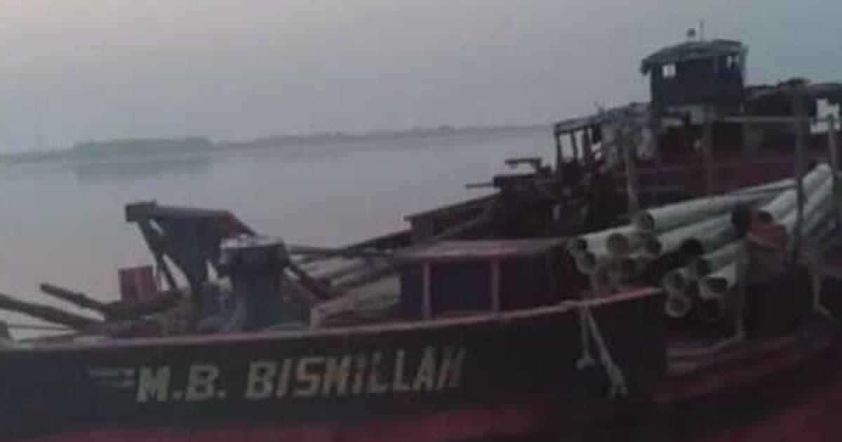 কপোতাক্ষ নদী থেকে বালু উত্তোলন, দেড় লক্ষ টাকা জরিমানা