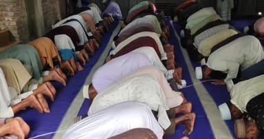 সৌদি আরবের সঙ্গে মিল রেখে সাতক্ষীরার কয়েক গ্রামে ঈদ উদযাপন